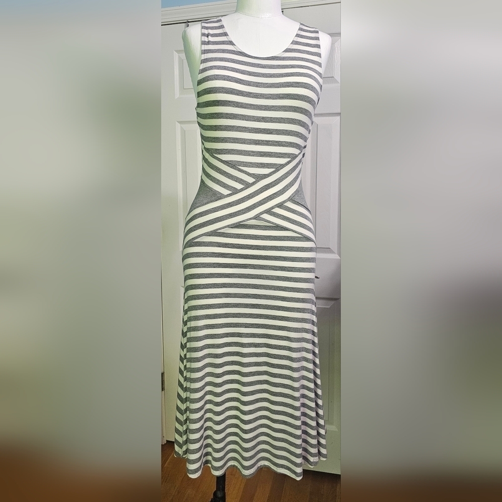 Mossimo Sleeveless Midi Dress